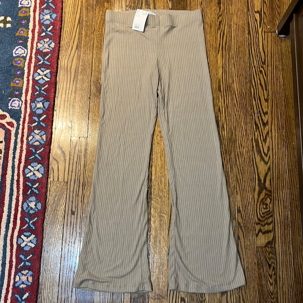 NWT! Ribbed Flare Leggings